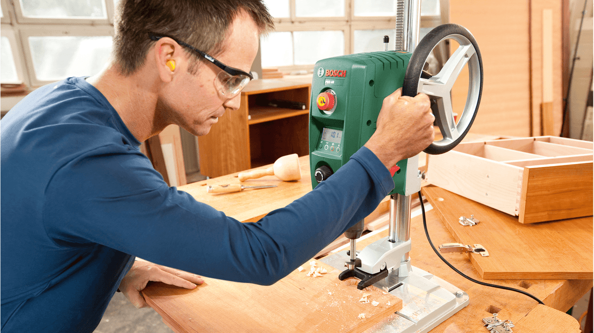 BOSCH stolna bušilica PBD 40